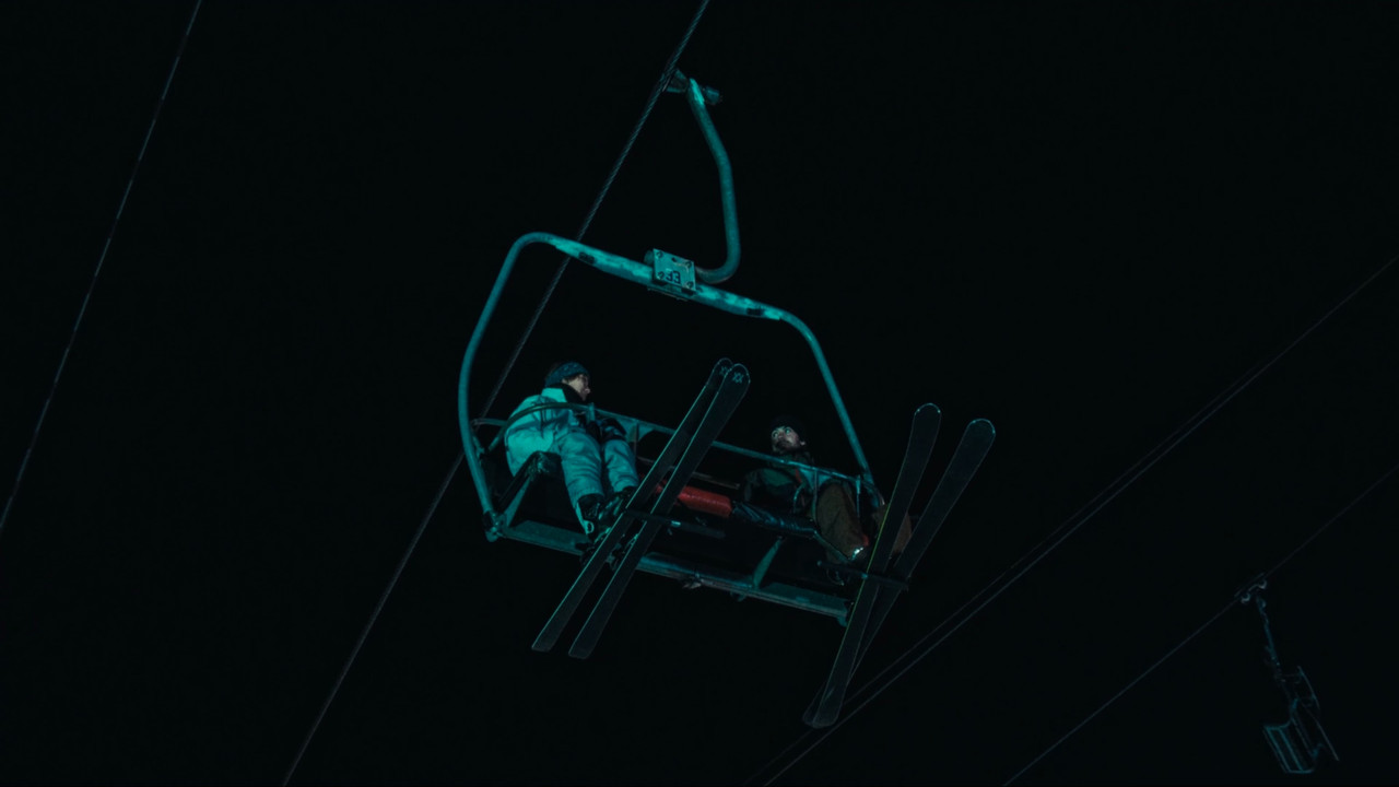 La Dernière Neige backdrop