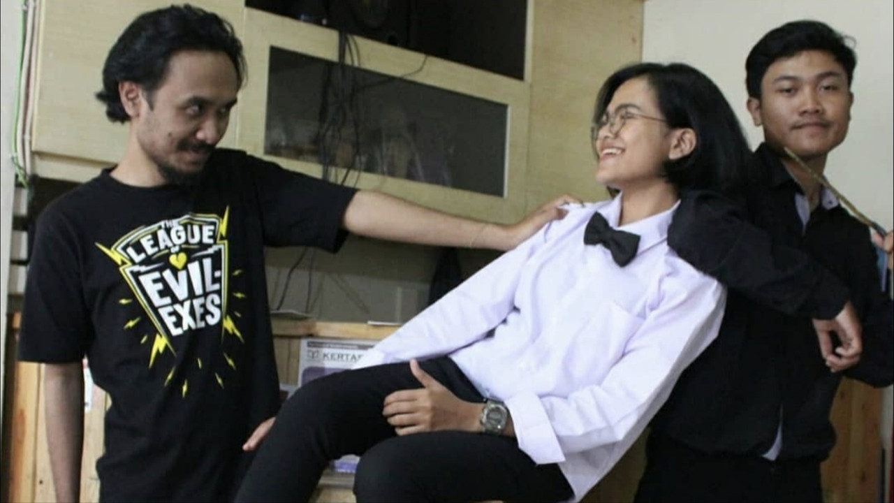 Cafe Darurat backdrop