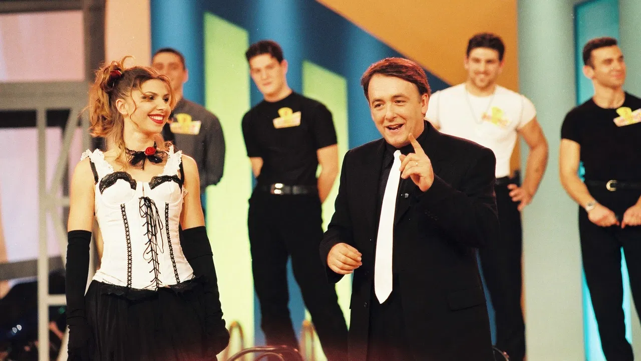 Άνδρες Έτοιμοι για Όλα backdrop