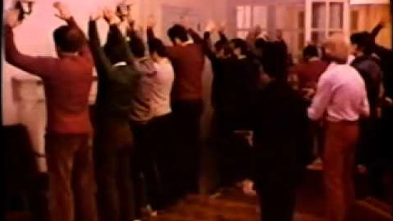 Paula contra la mitad más uno backdrop