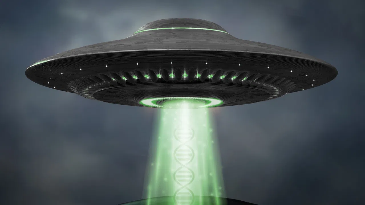 In Plain Sight: The Intelligence Community and UFOs backdrop
