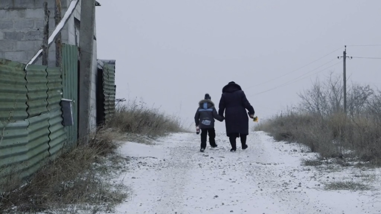 Oleg and the War backdrop