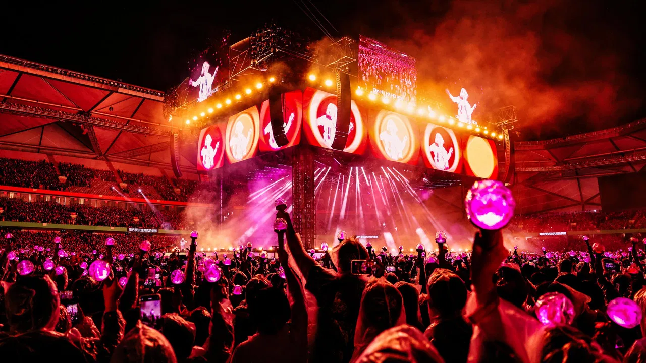 华晨宇2024火星演唱会「深圳-收官站」 backdrop