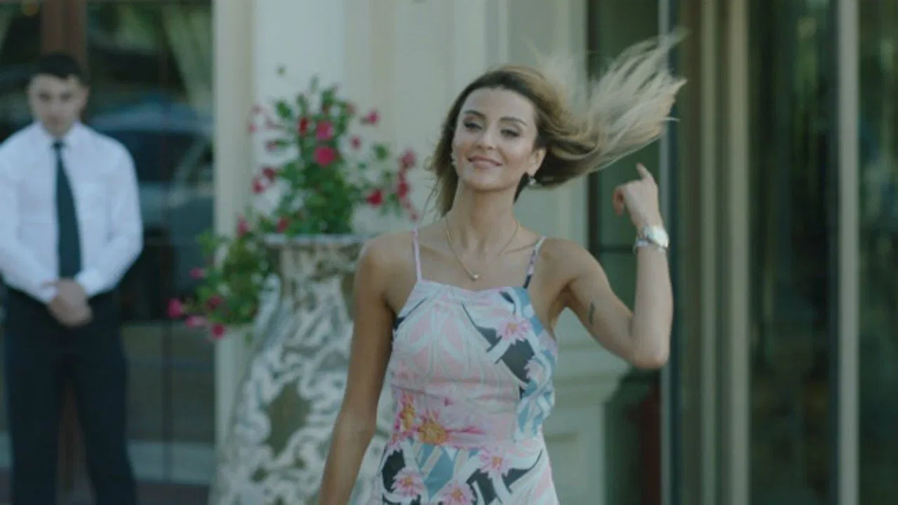 Geniş Aile 2: Her Türlü backdrop