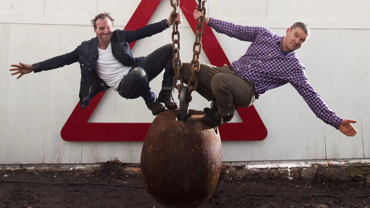 Dumt og farligt backdrop