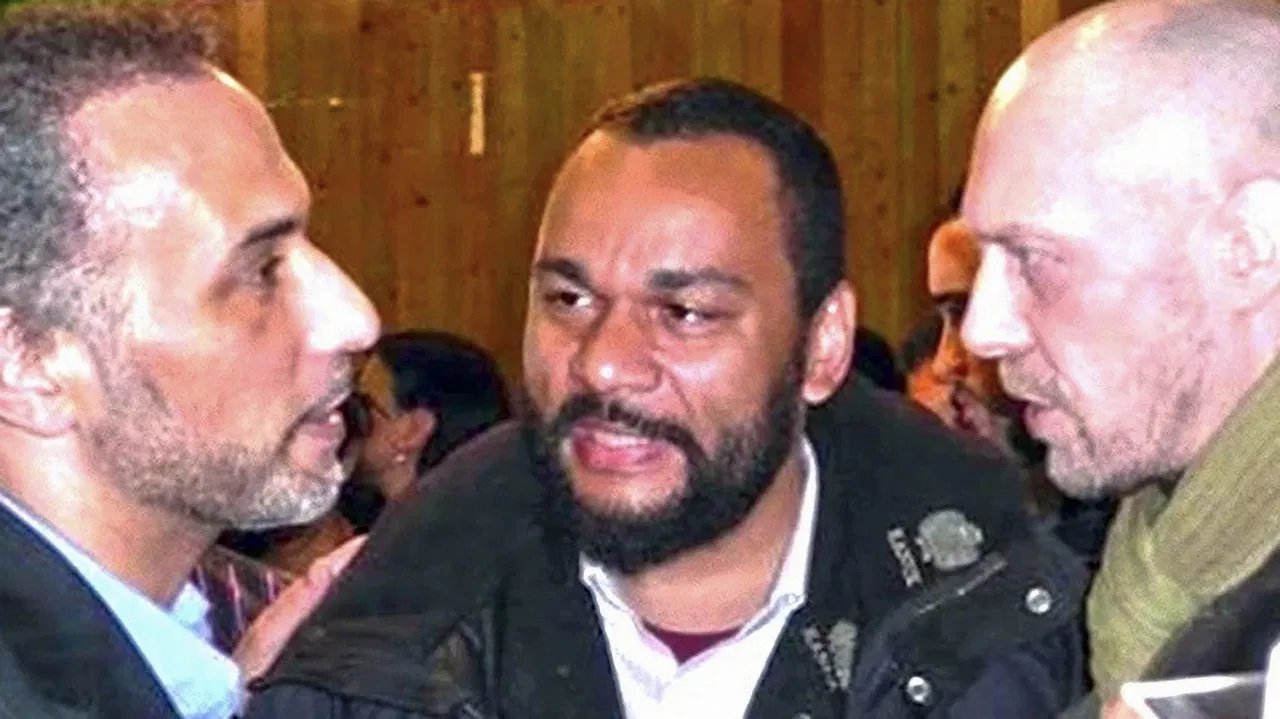 Complotisme, les alibis de la terreur backdrop