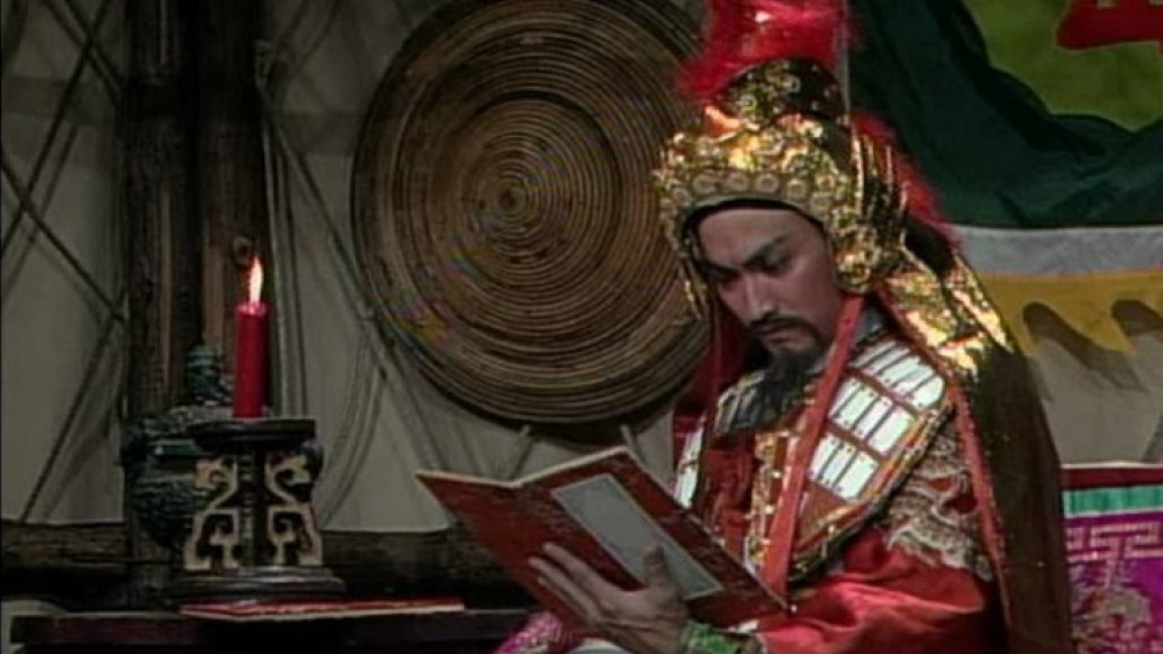 Eight Thousand Li of Cloud and Moon backdrop