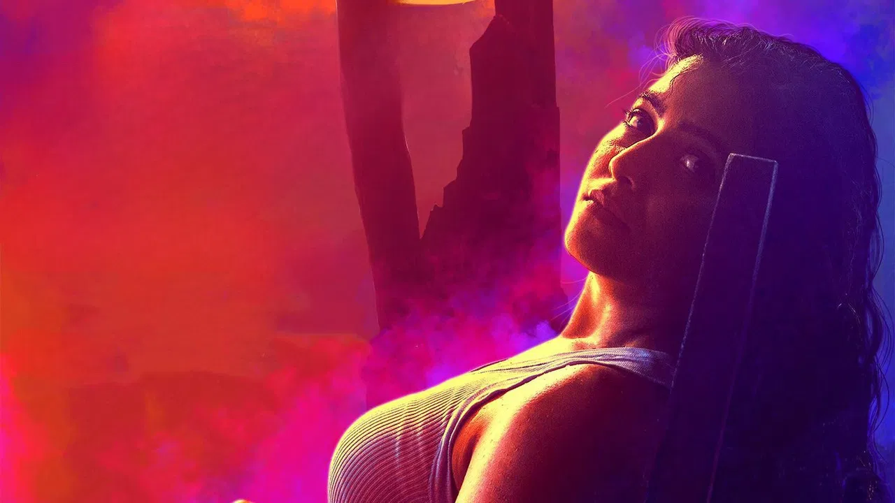 Yezhu Kadal Yezhu Malai backdrop