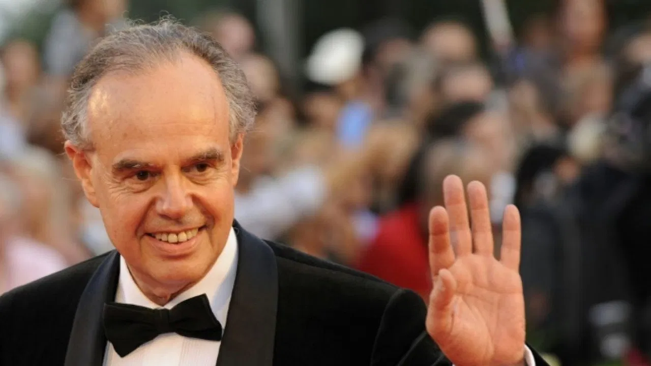 Frédéric Mitterrand, une vie en images backdrop