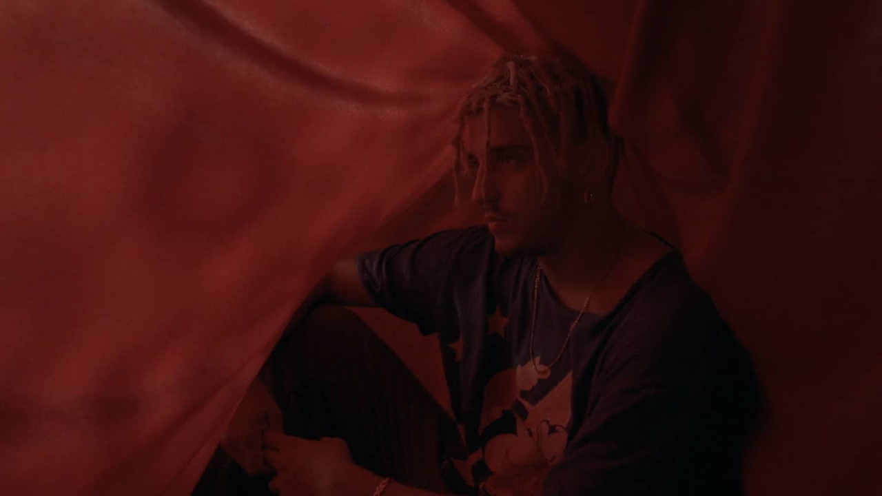 Flor de Luto backdrop