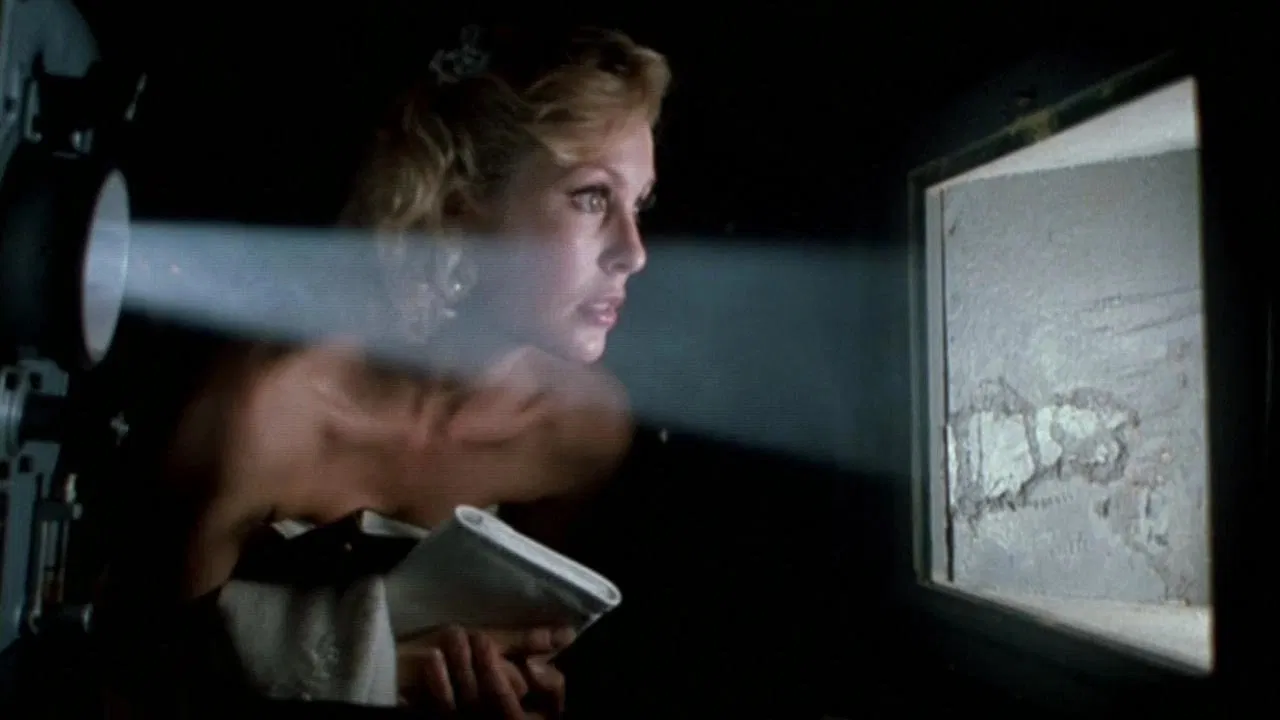 Strangers Kiss backdrop