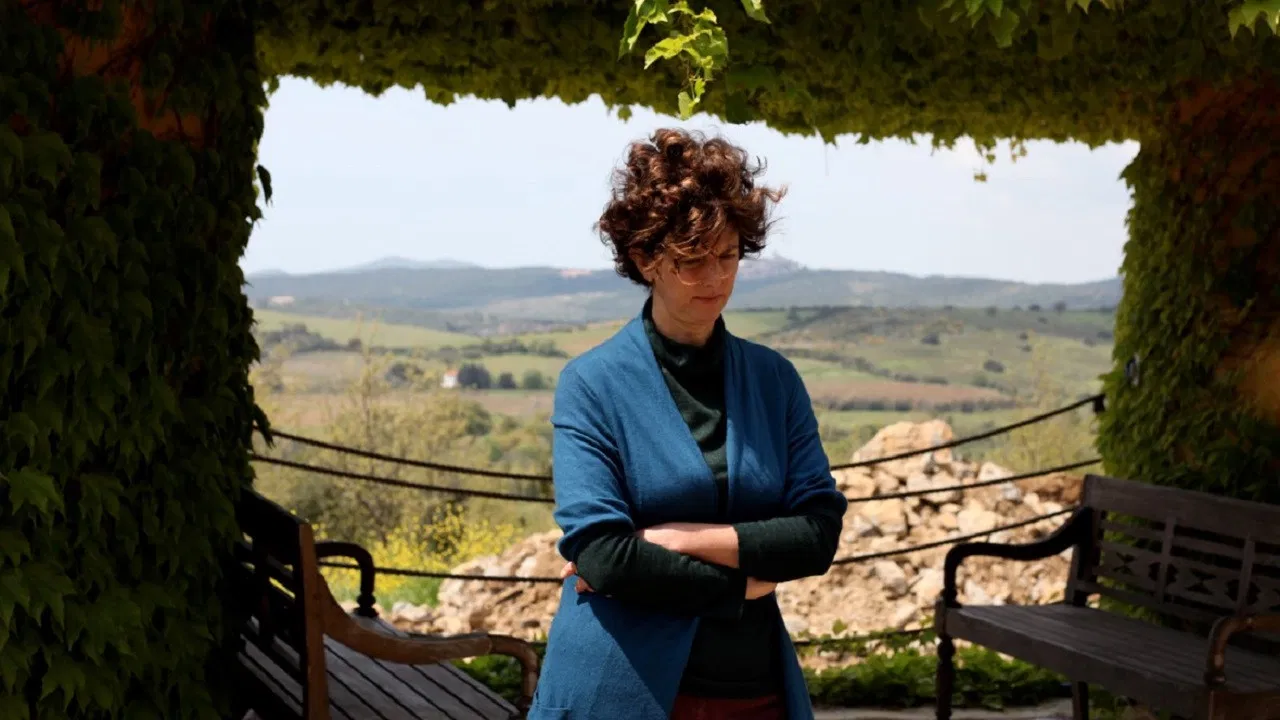 Il pezzo mancante backdrop