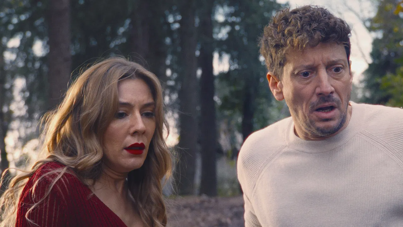 7 Büyük Günah backdrop