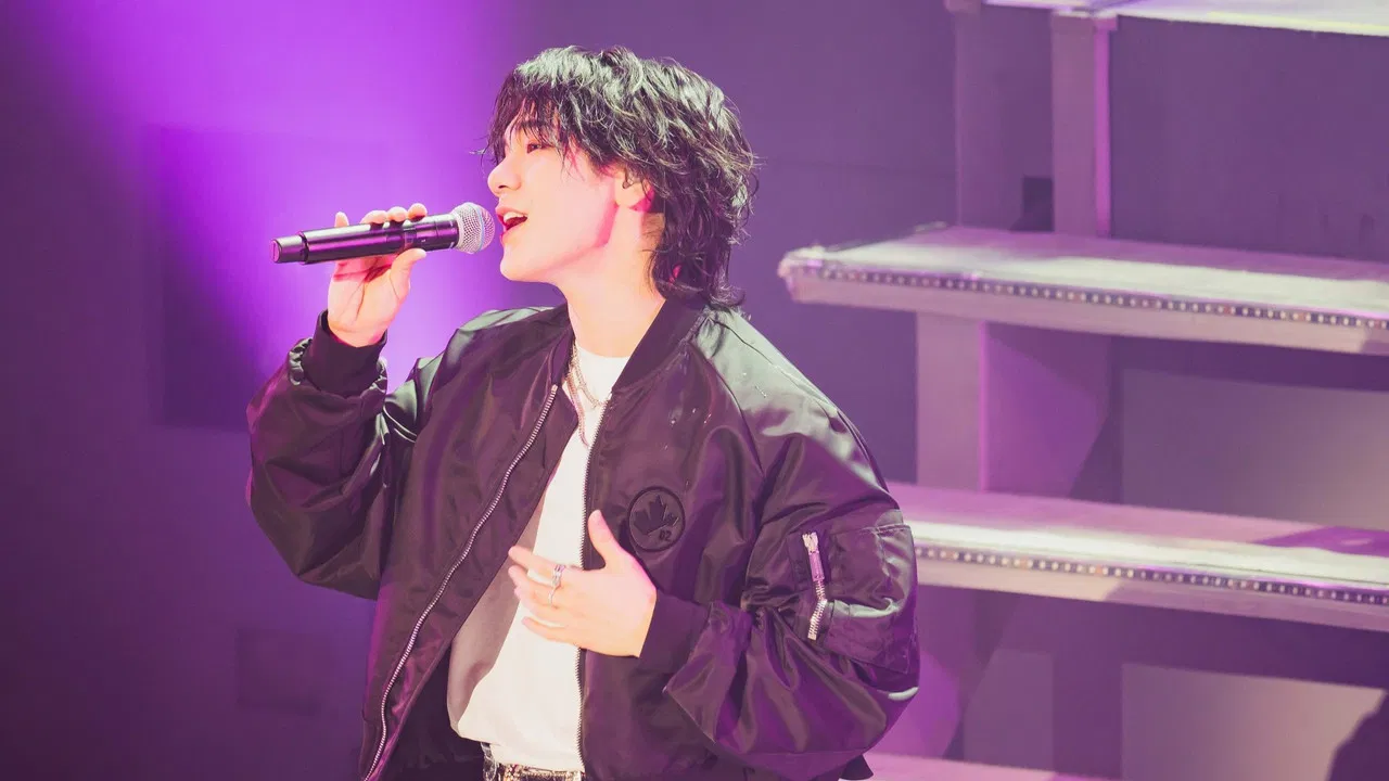 Now Loading... backdrop