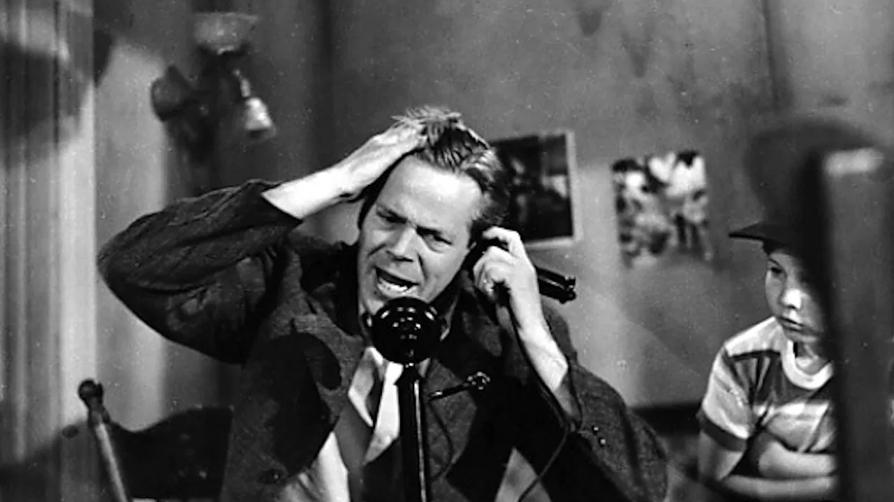 Chicago Calling backdrop