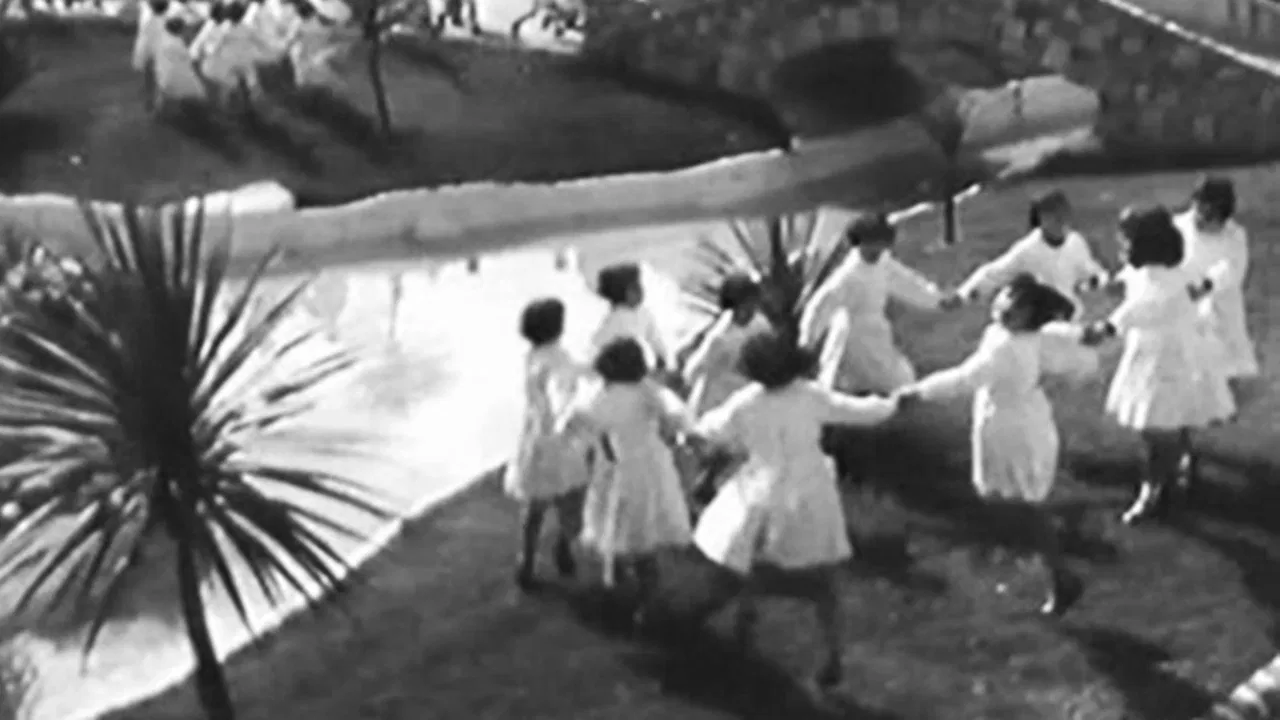 Su obra de amor backdrop