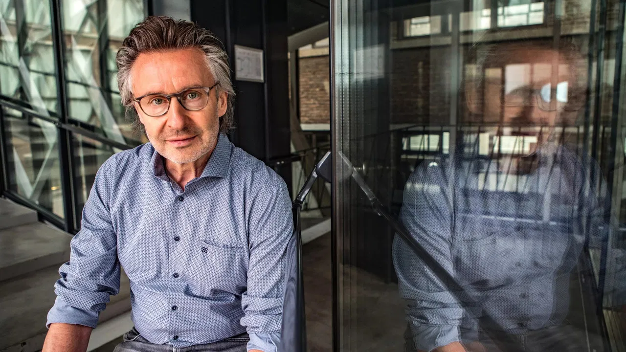 Zelfde deur, 20 jaar later backdrop