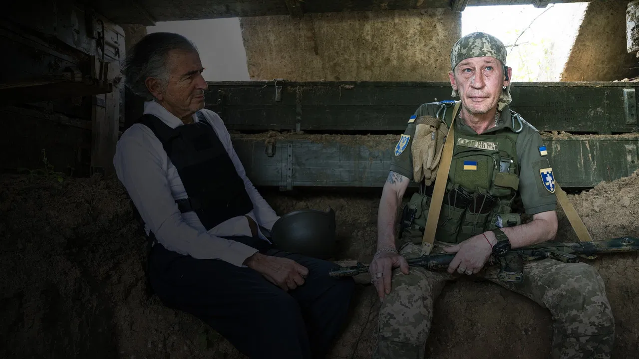 Glory to the Heroes backdrop