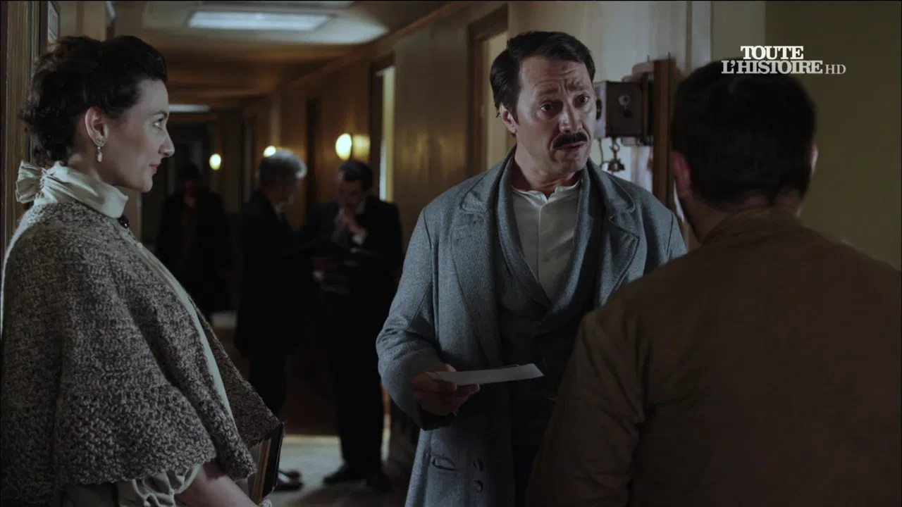 1910, Paris sous les eaux backdrop