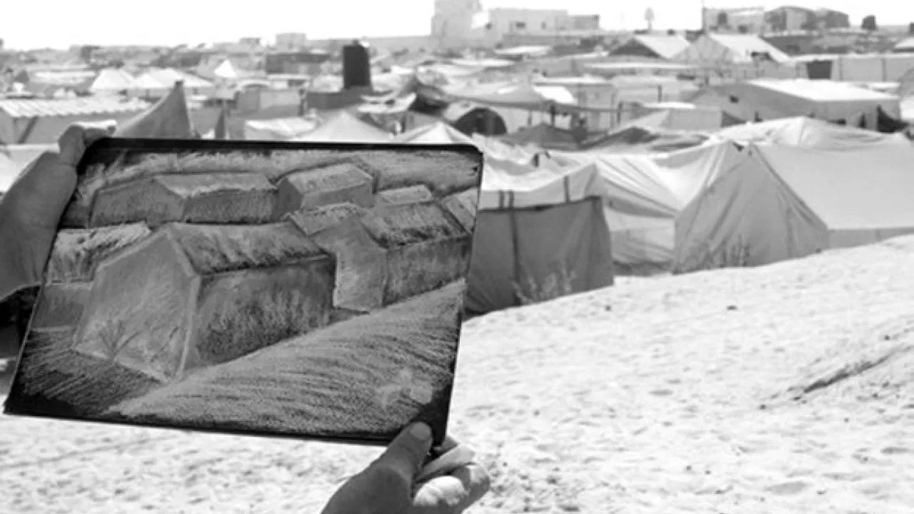 Pour l'honneur de Gaza, des déplacés sous les tentes backdrop