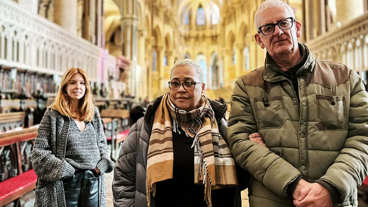 Two Daughters backdrop