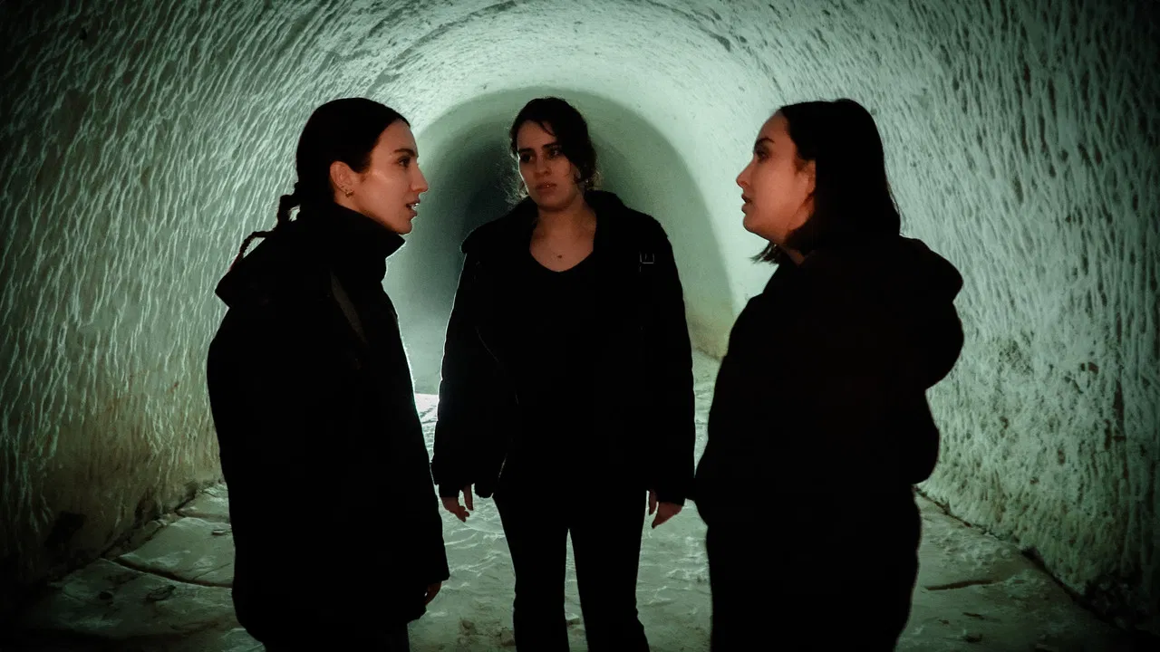 Le Poids des Cendres backdrop