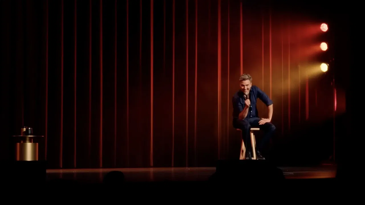 Simon Gouache: LIVE backdrop