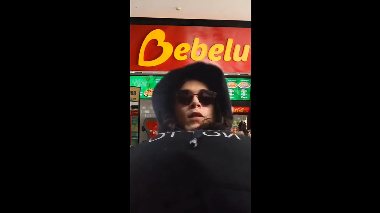 Pedala, Robinho backdrop