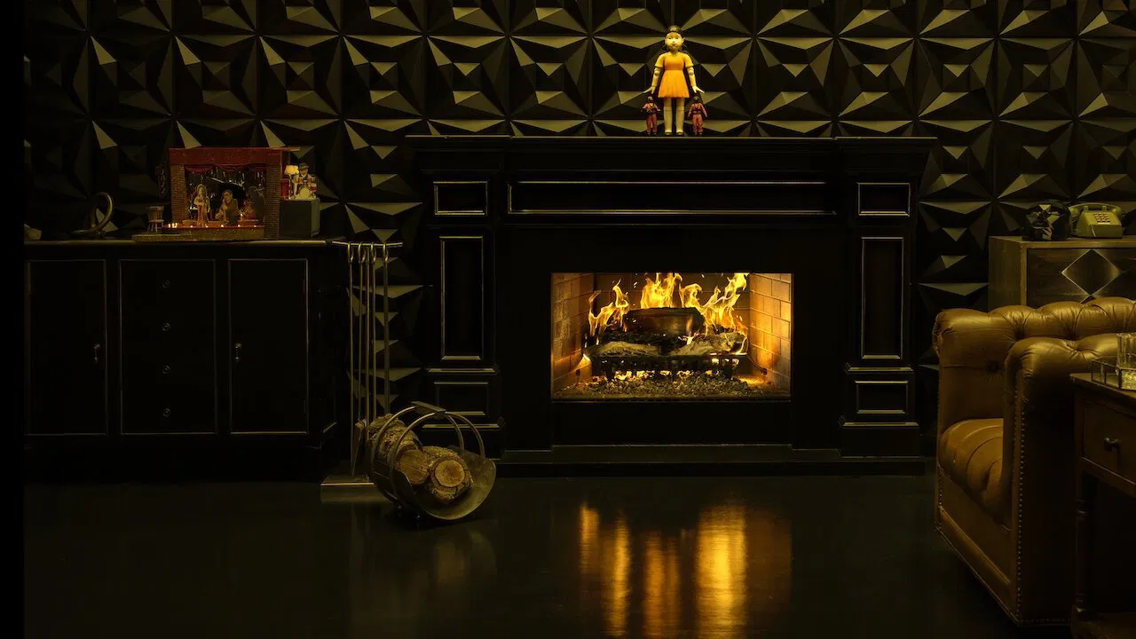 Squid Game: Fireplace backdrop