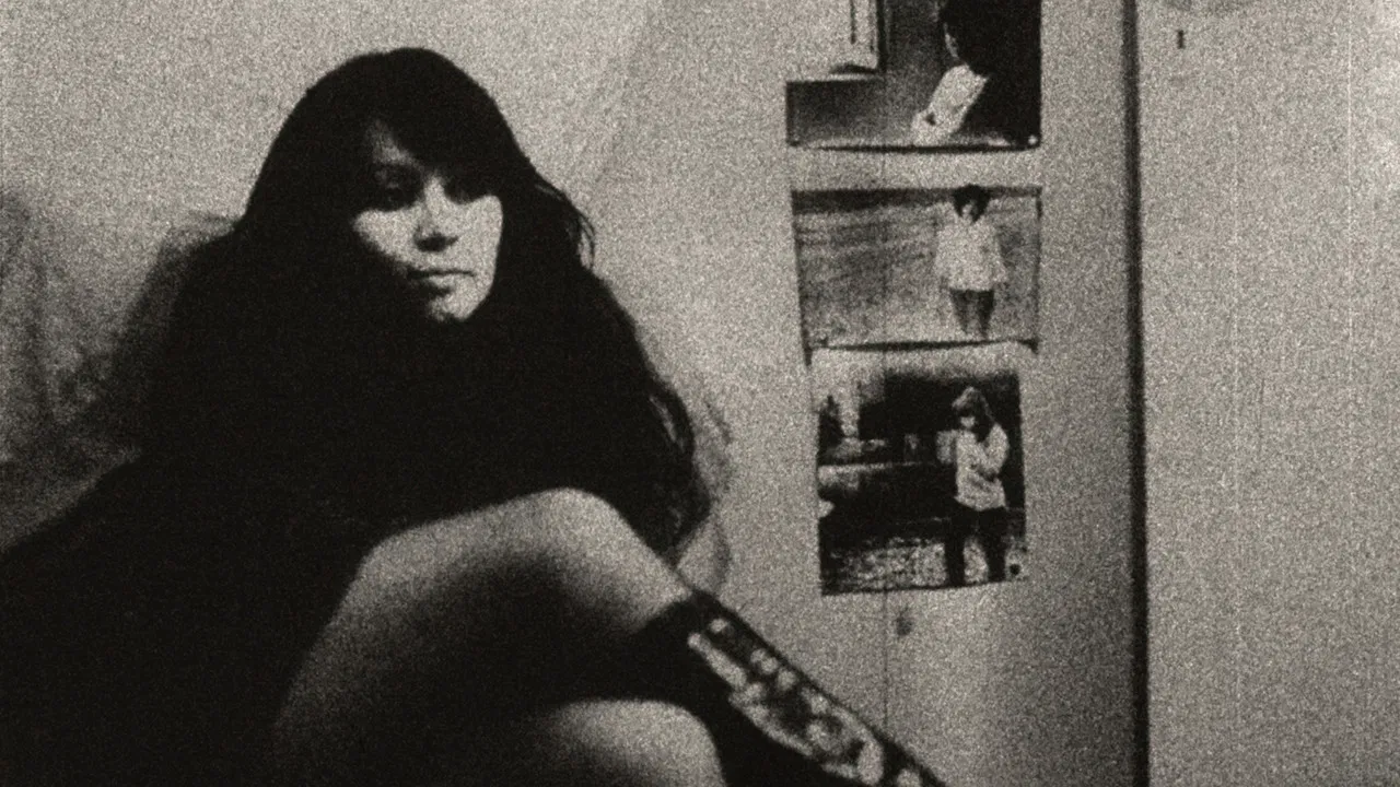 Blanca Putica. A Girl in Love backdrop