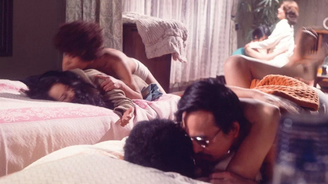 Tsuma San-nin: Hada Kurabe backdrop