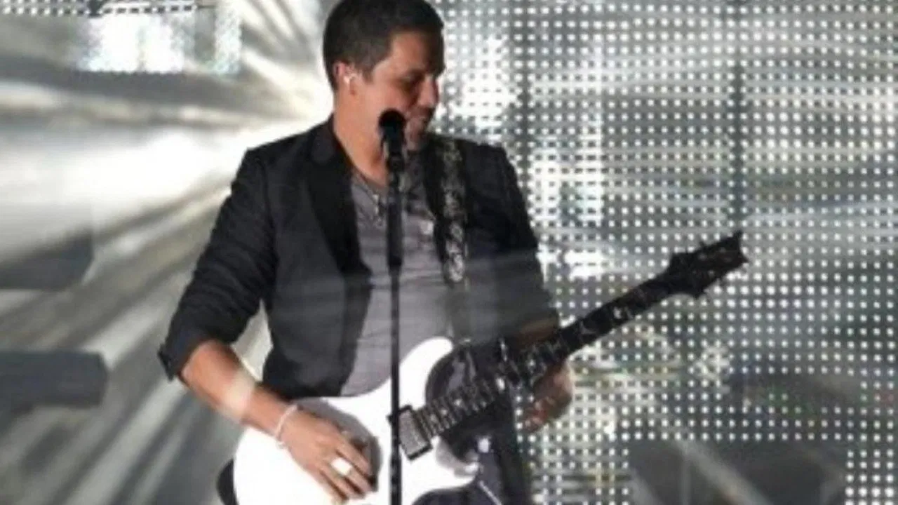 Alejandro Sanz: Gira Paraíso backdrop