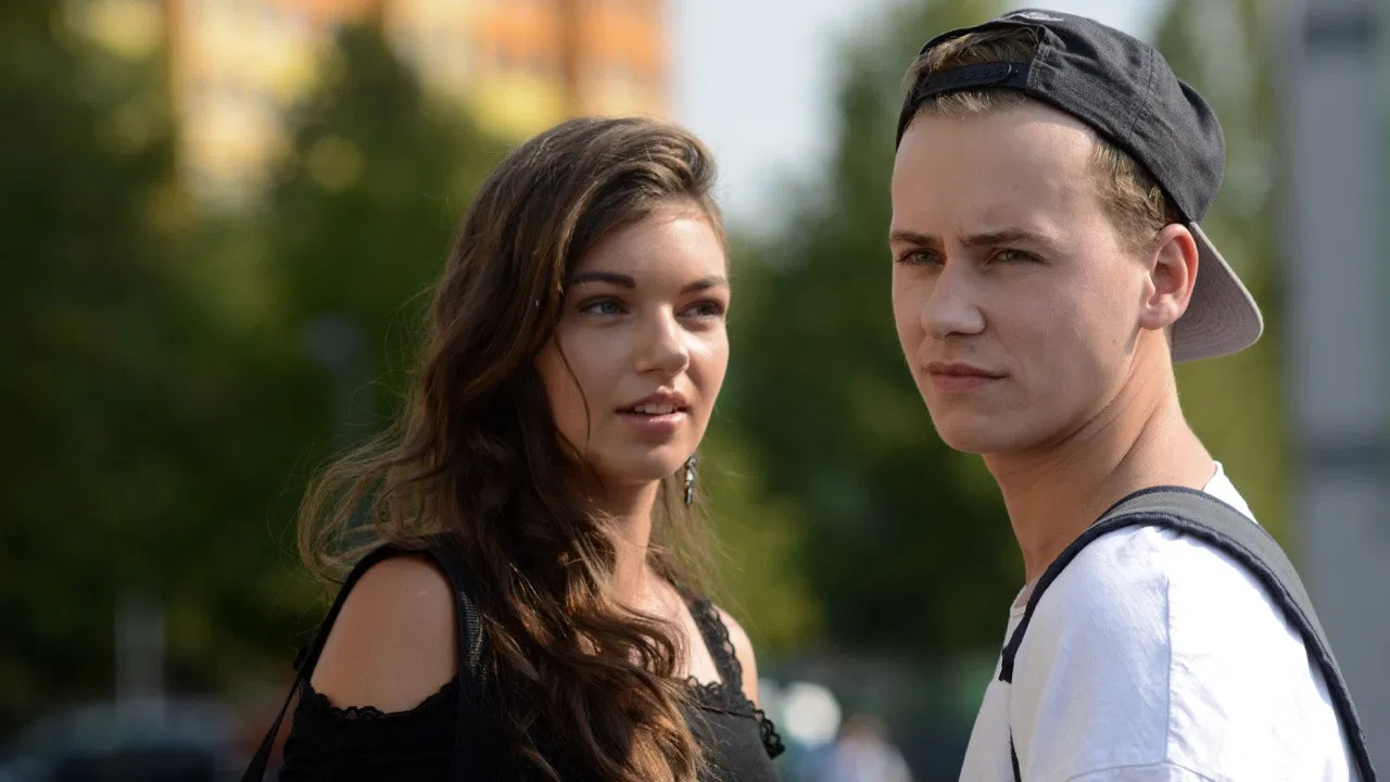 Andílci za školou backdrop