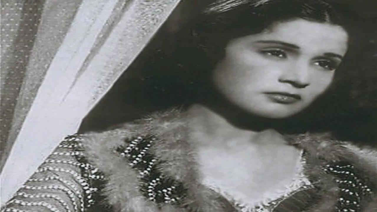 Hakam Qaraqush backdrop