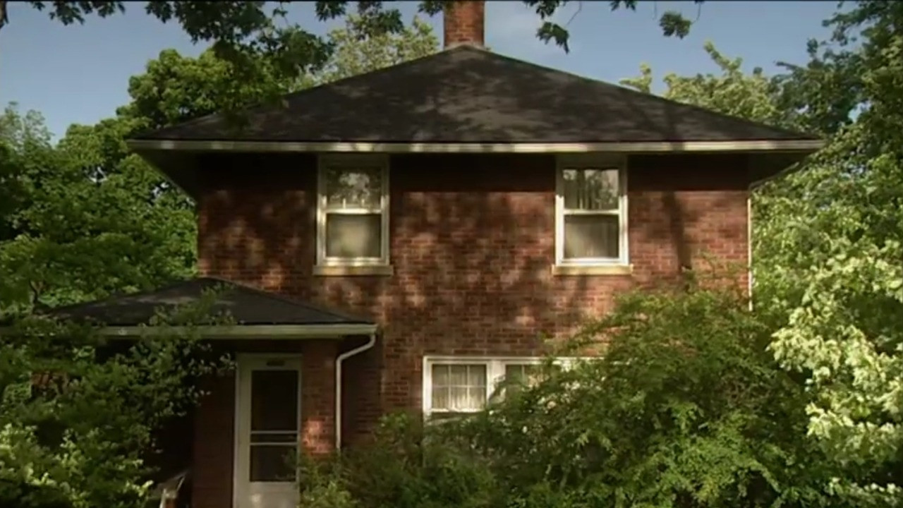 Missing Allen backdrop