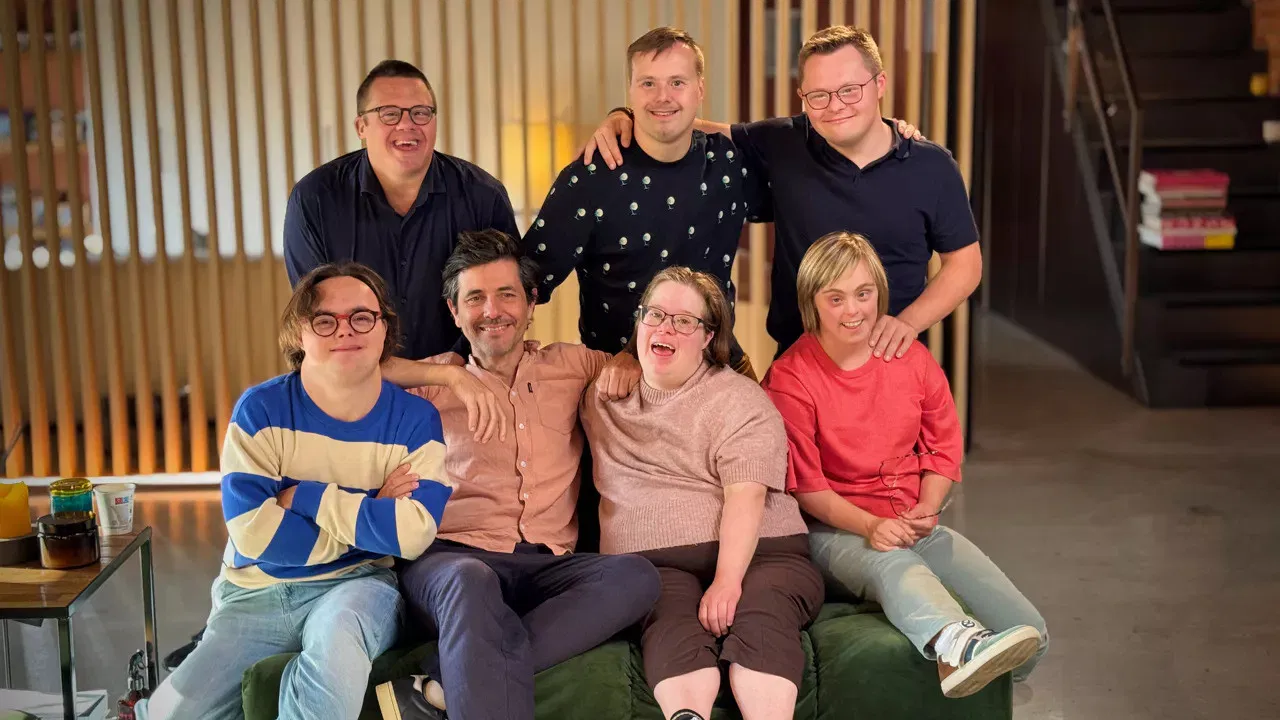 Na Down the road backdrop