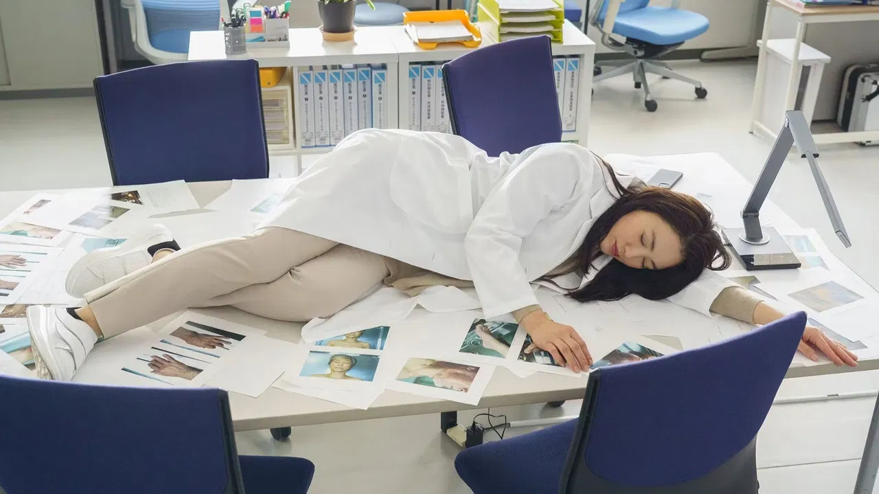 女王の法医学～屍活師～ backdrop