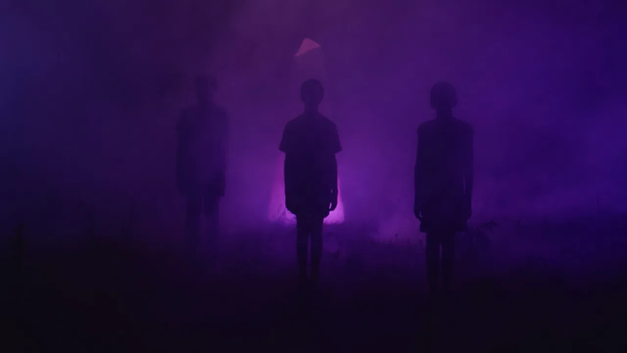 Los Primogénitos backdrop