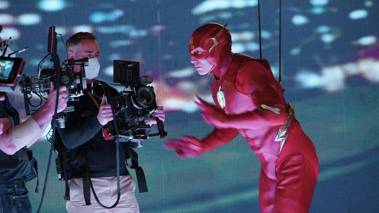 Making The Flash: Worlds Collide backdrop