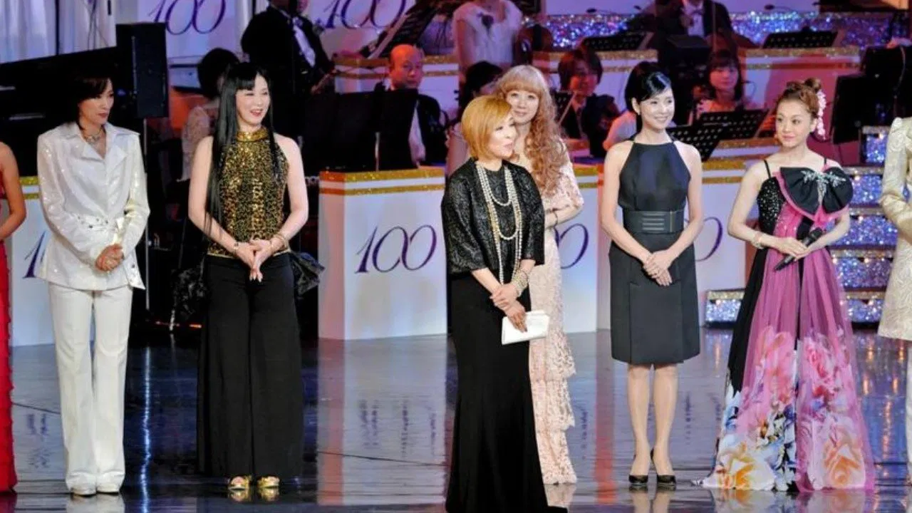 Takarazuka Revue 100th Anniversary Dream Festival backdrop