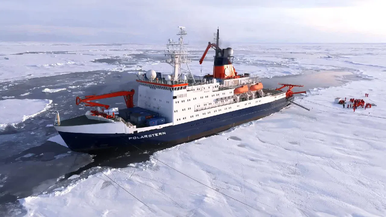 Expedition Arktis 2 – Tauchfahrt am Nordpol backdrop