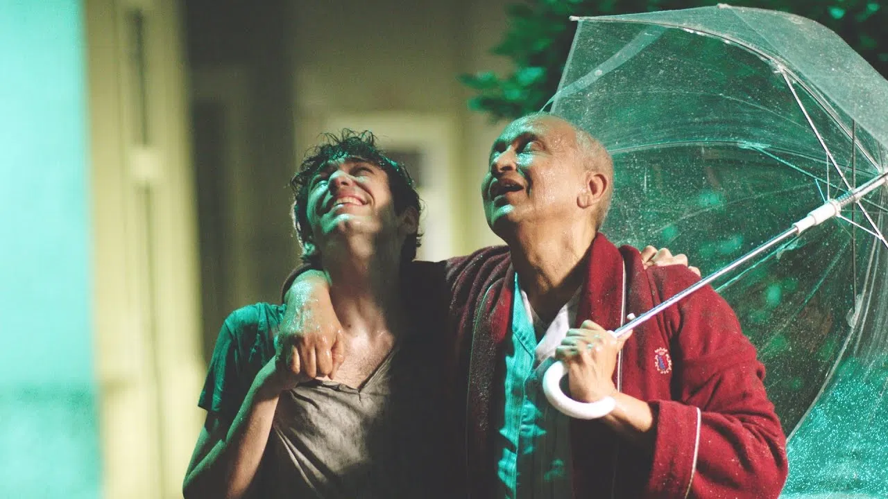 Più di ieri backdrop