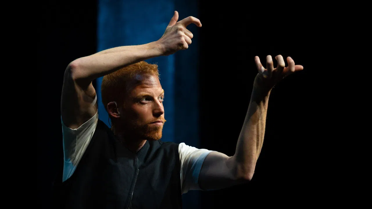 René van Meurs: 2636 backdrop