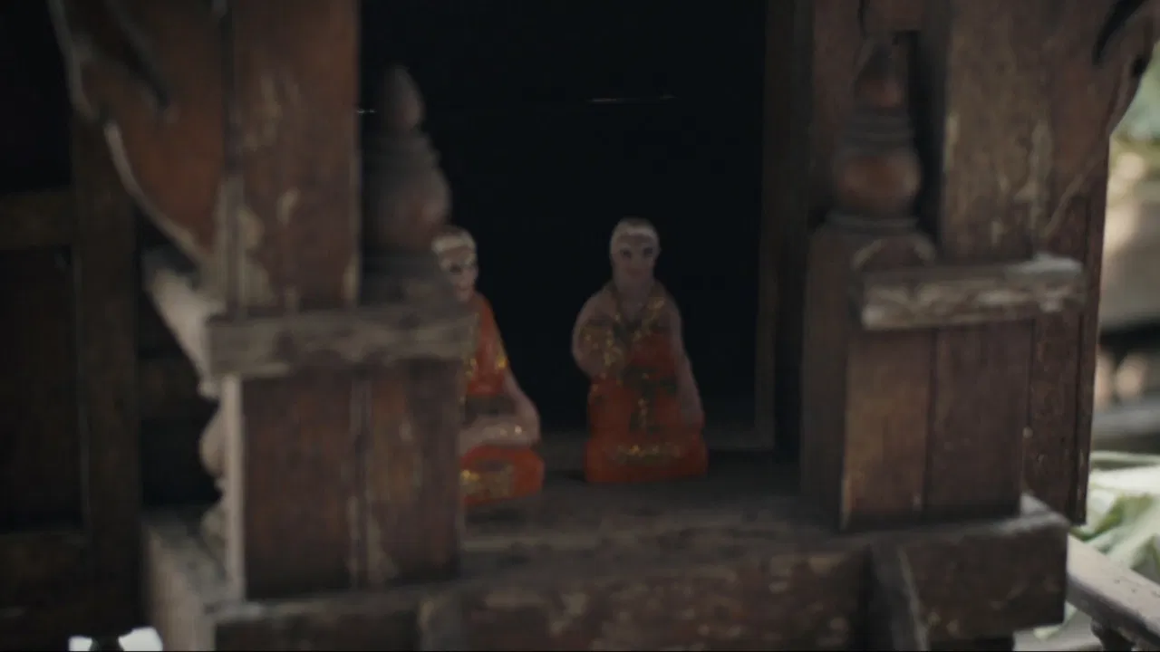 A Tale of Breaking Up backdrop