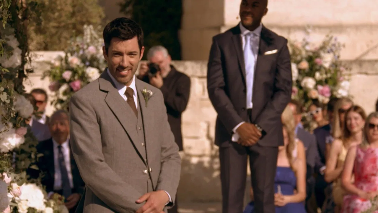 Property Brothers: Linda and Drew Say I Do backdrop