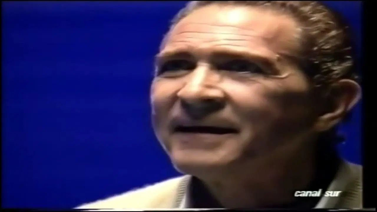 Trece Noches backdrop