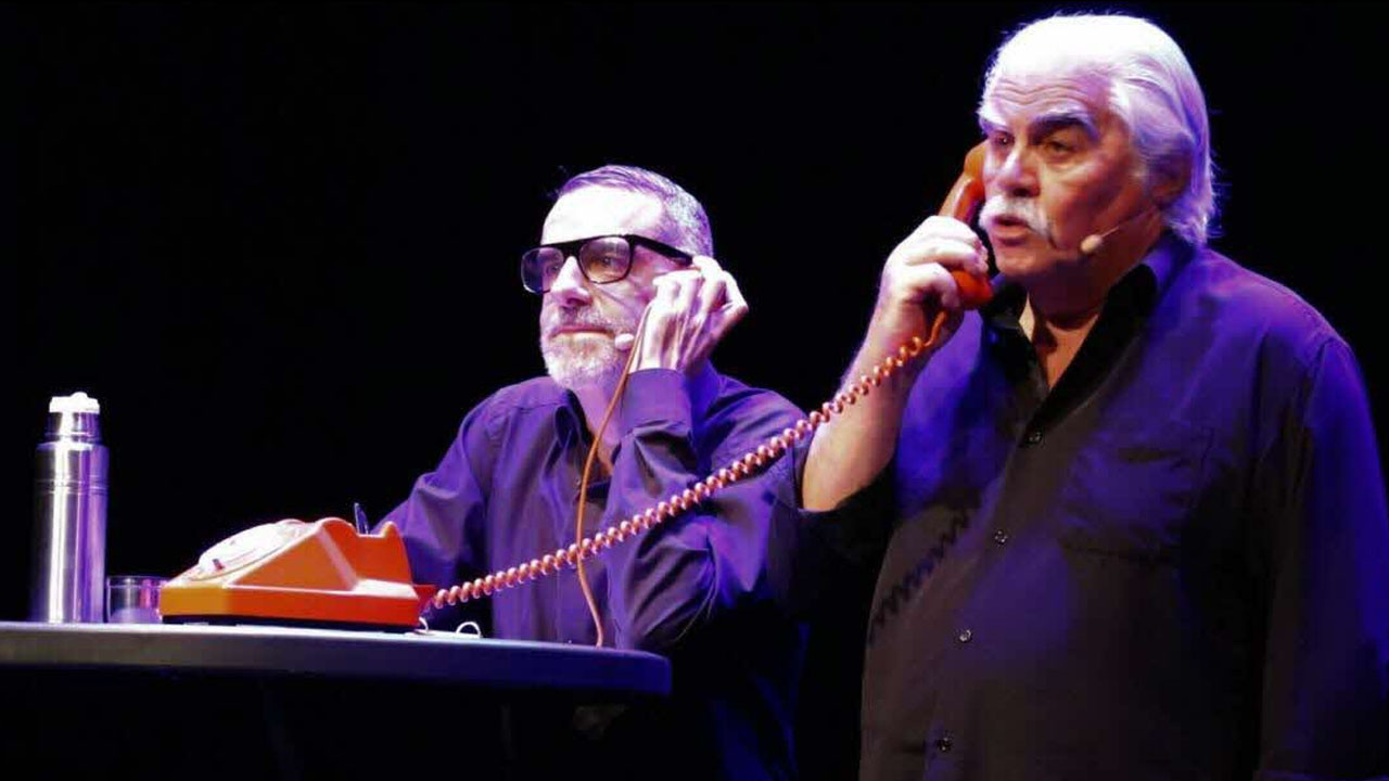 Ça va râler ! backdrop