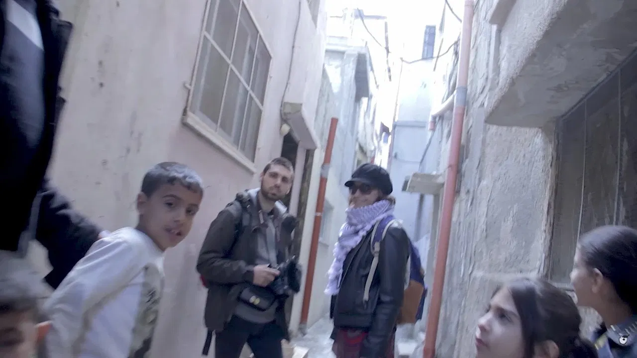 El ressò de la mirada backdrop