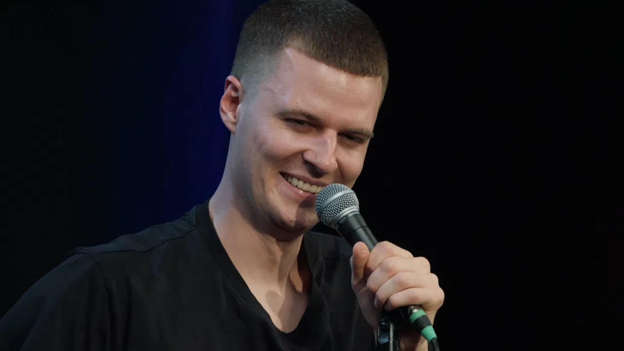 Alex Stoldt: Alex Stoldt backdrop