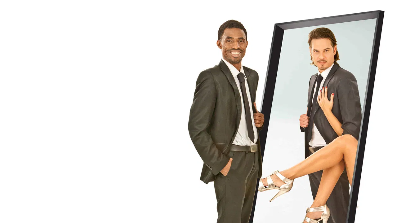 Feo de día, lindo de noche backdrop